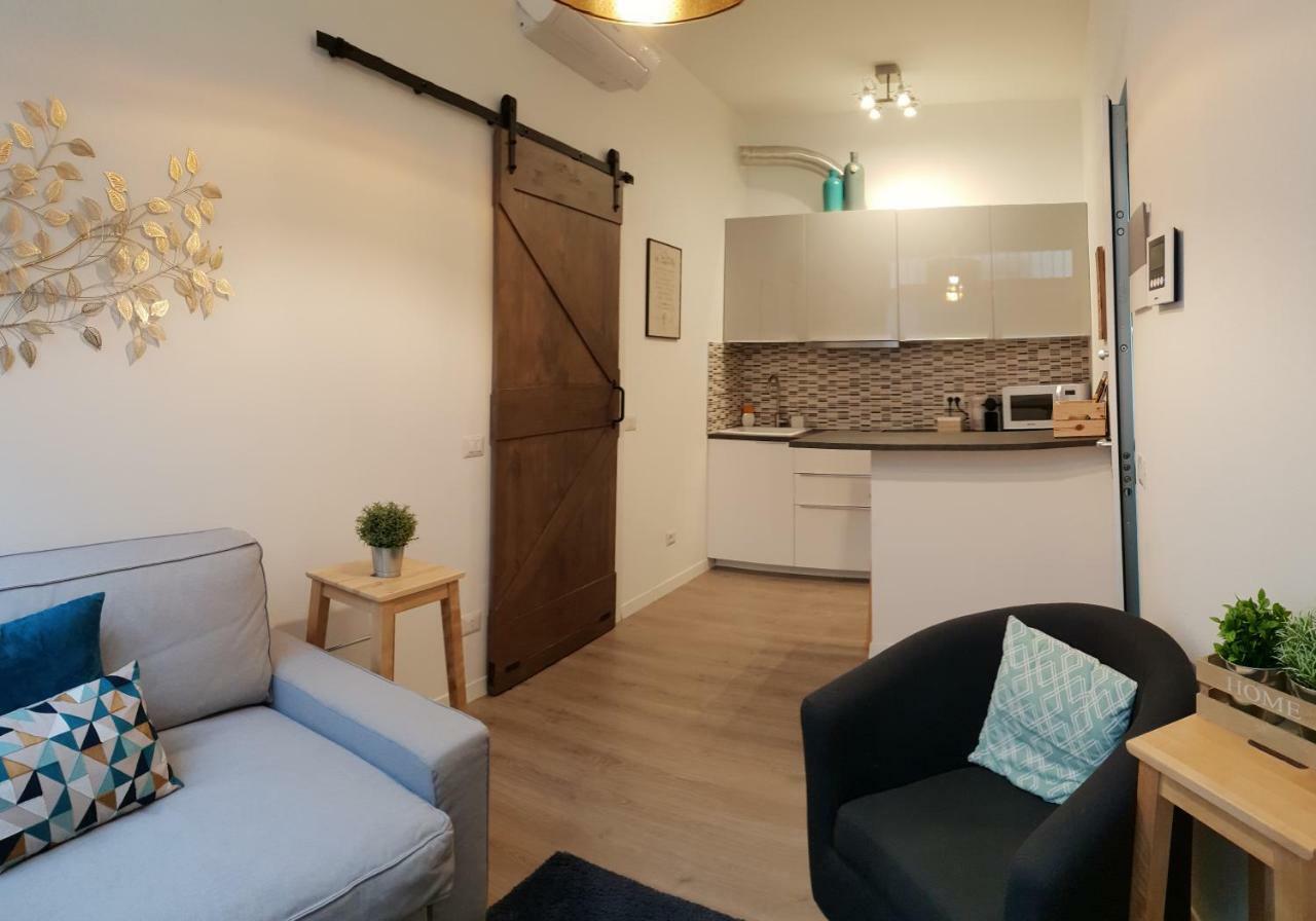 M.H.S. Apartment Милано Екстериор снимка