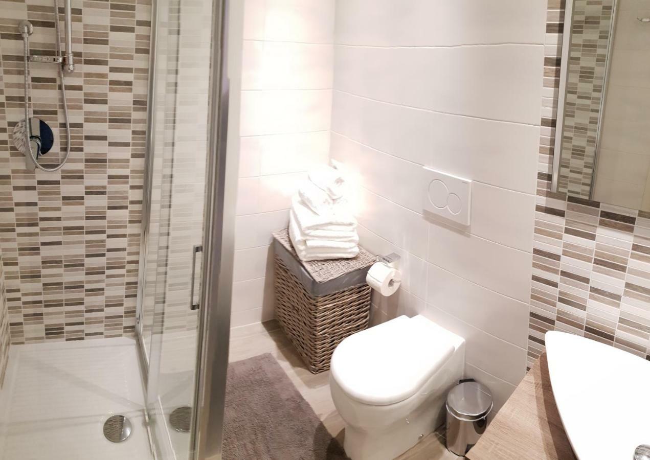 M.H.S. Apartment Милано Екстериор снимка