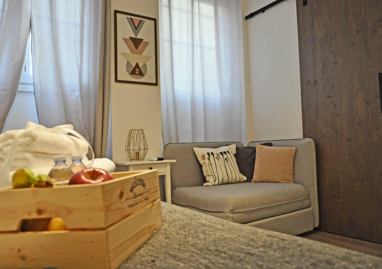 M.H.S. Apartment Милано Екстериор снимка